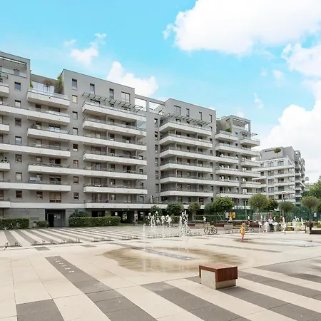 New Comfort 569 By Bookinghost