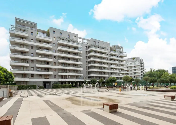 New Comfort 569 By Bookinghost